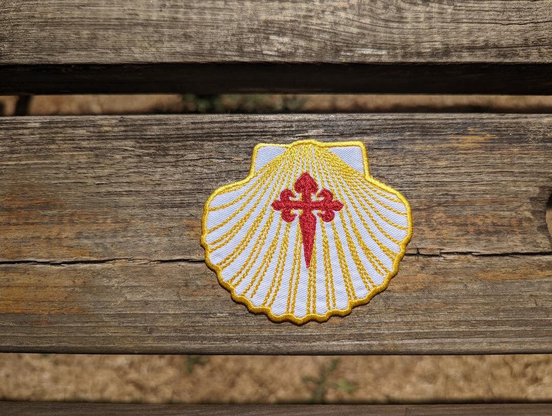 Camino shell badge, Way of St James, Buen camino, pilgrim backpack badge, teen rucksack patch, camino shell, outdoor adventure, nature trail